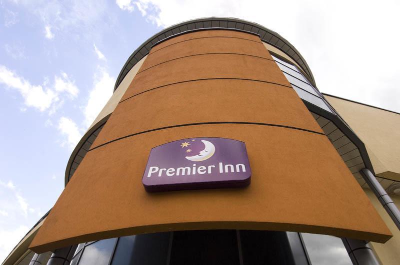 Premier Inn Hemel Hempstead Central ภายนอก รูปภาพ