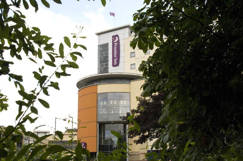 Premier Inn Hemel Hempstead Central ภายนอก รูปภาพ